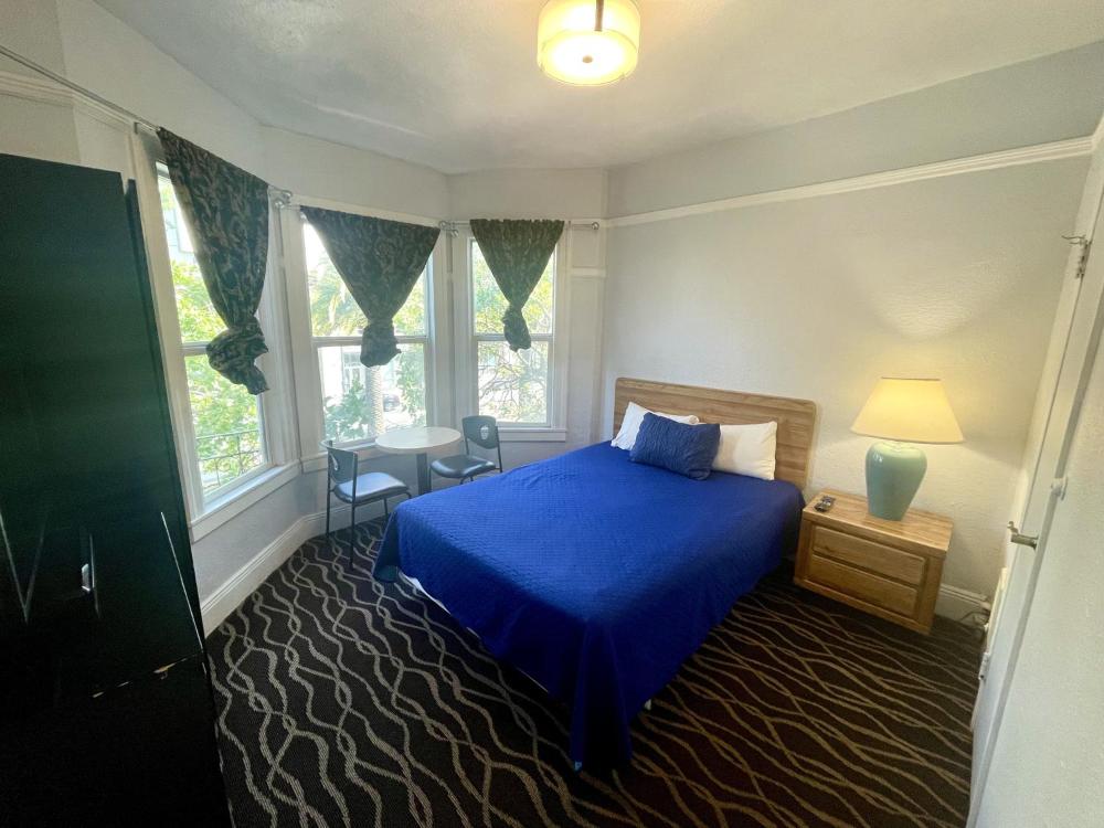 Twin Peaks Hotel - Castro — photo 13 of 23