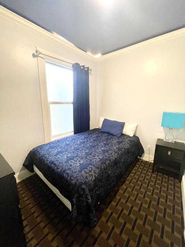 Twin Peaks Hotel - Castro — photo 16 of 23